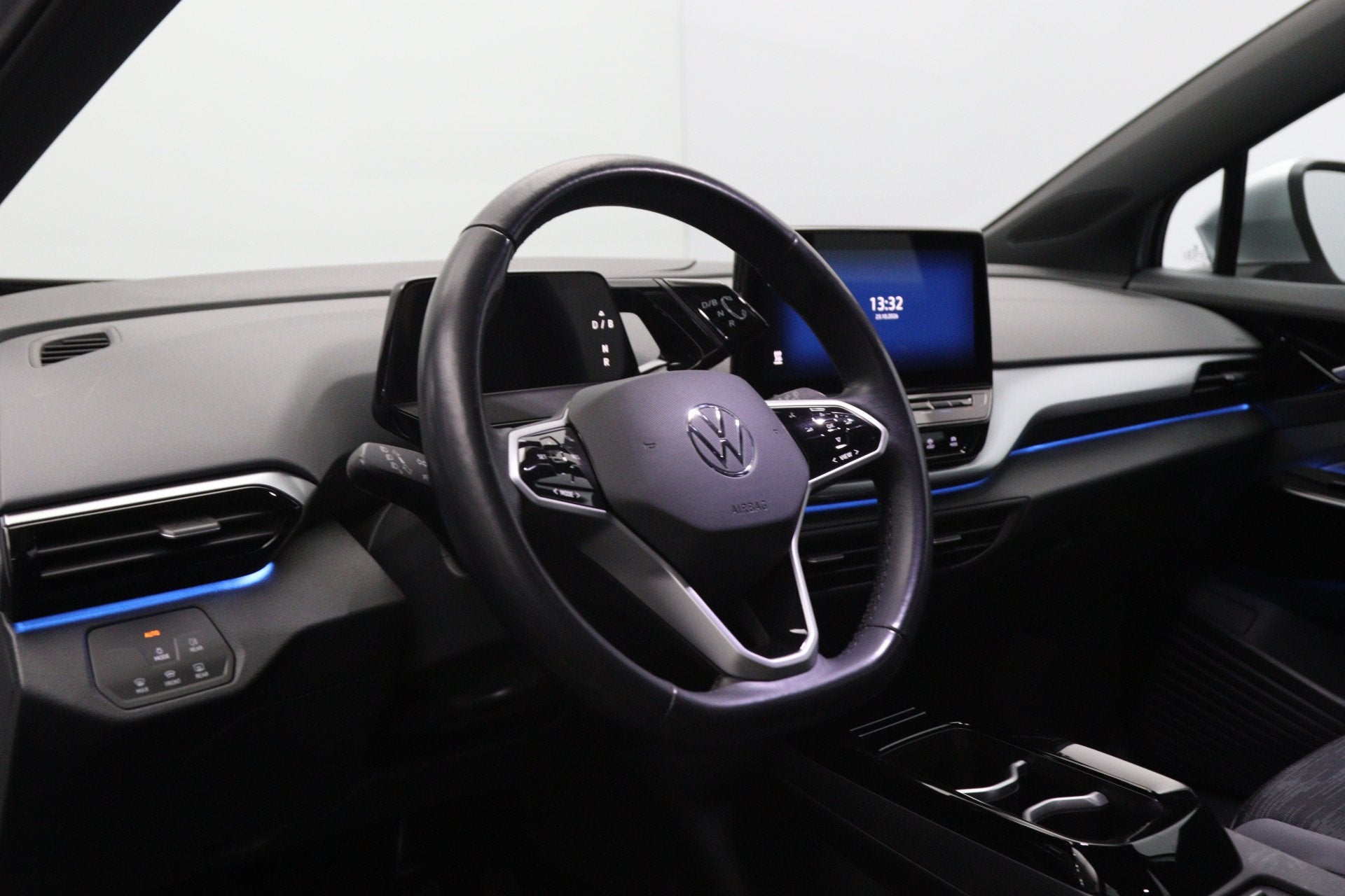 Volkswagen ID.4 Pure 52 kWh, SOH 89 %, Trekhaak, Warmtepomp,, 12 maanden, Gebruikt, Zwart, Origineel Nederlands