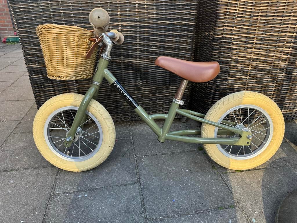 Groene Veloretti loopfiets met fietsmandje incl nieuw zadel, Fietsen en Brommers, Fietsen | Kinderfietsjes, Gebruikt, Minder dan 16 inch