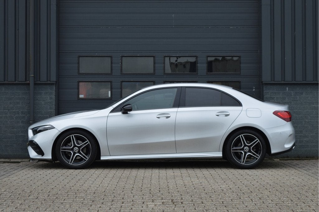 Mercedes-Benz A-Klasse 180 AMG Line | ORG NL | CAMERA | FACE, Auto's, Mercedes-Benz, Gebruikt, Met garantie (alle), Origineel Nederlands