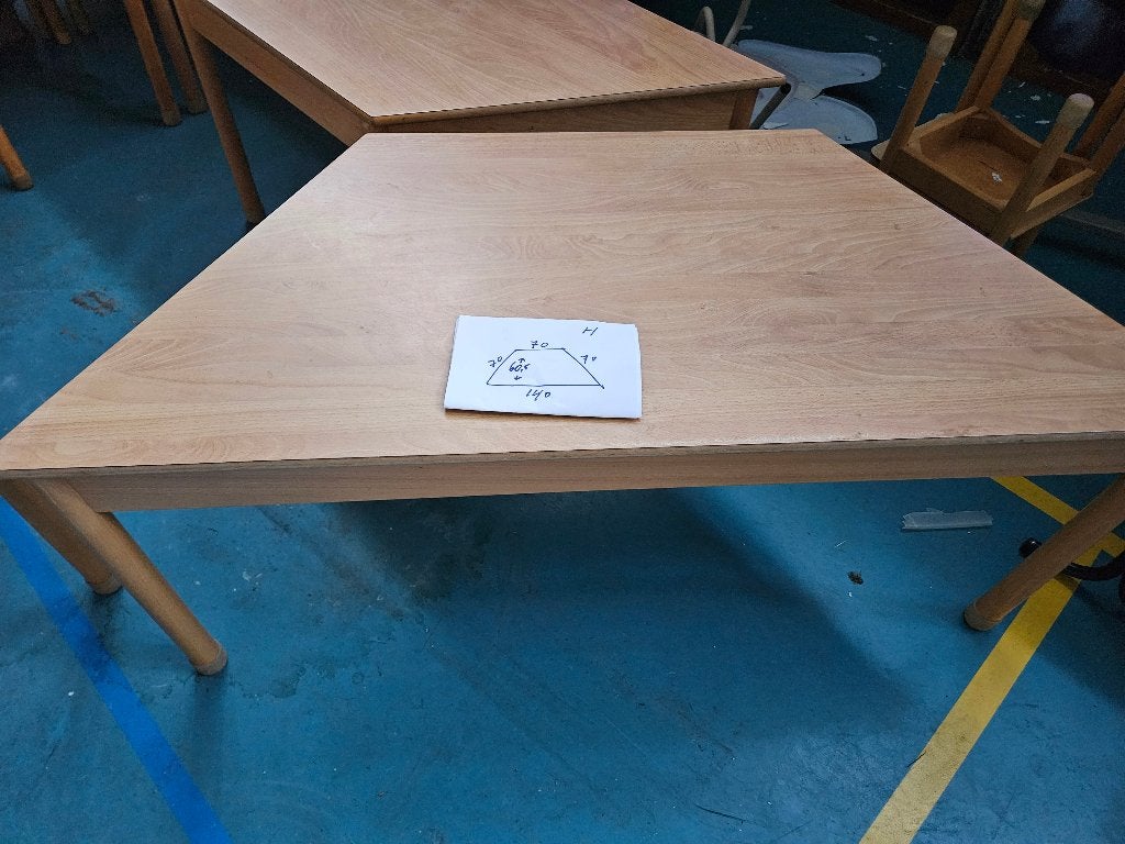 tafel teapezevorm, Ophalen, Gebruikt