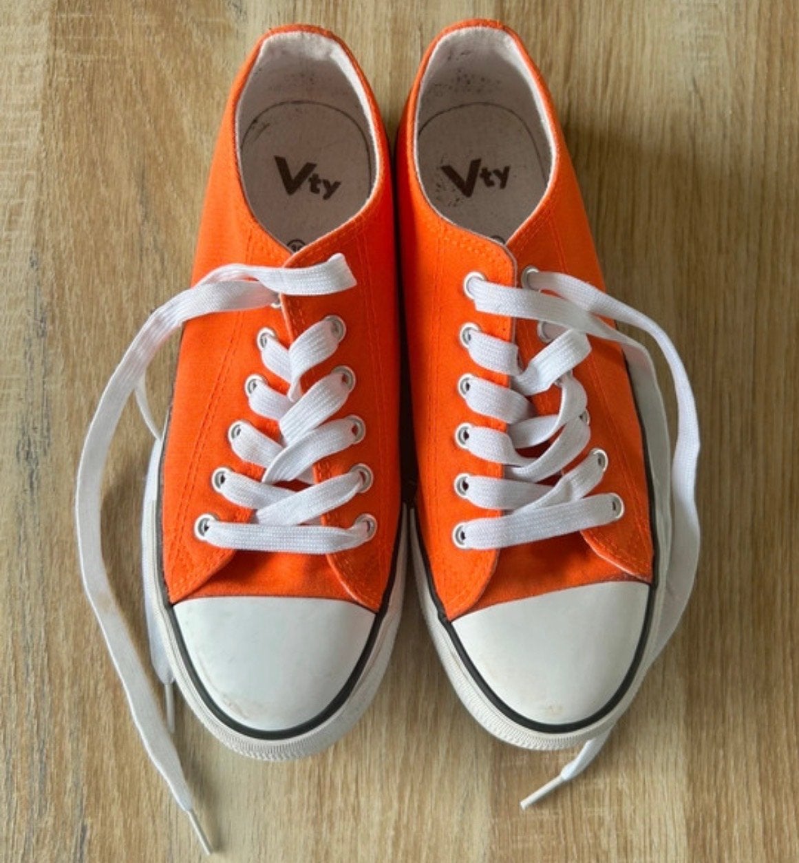 Oranje sneakers - Perfect voor WK of Toppers!, Kleding | Dames, Schoenen, Ophalen of Verzenden, Gedragen, Oranje, Sneakers of Gympen