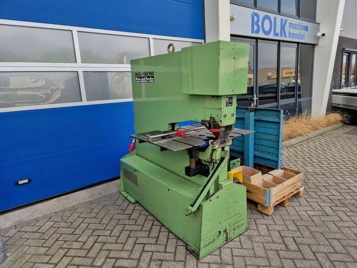 Muhr und Bender Mubea KLH700/760 Ponsmachine 70T Nieuwstaat!, Zakelijke goederen, Machines en Bouw | Metaalbewerking, Ophalen of Verzenden