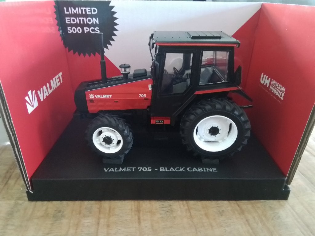 Valmet 705, zwarte cabine, Ophalen of Verzenden, Nieuw, Tractor of Landbouw, Universal Hobbies
