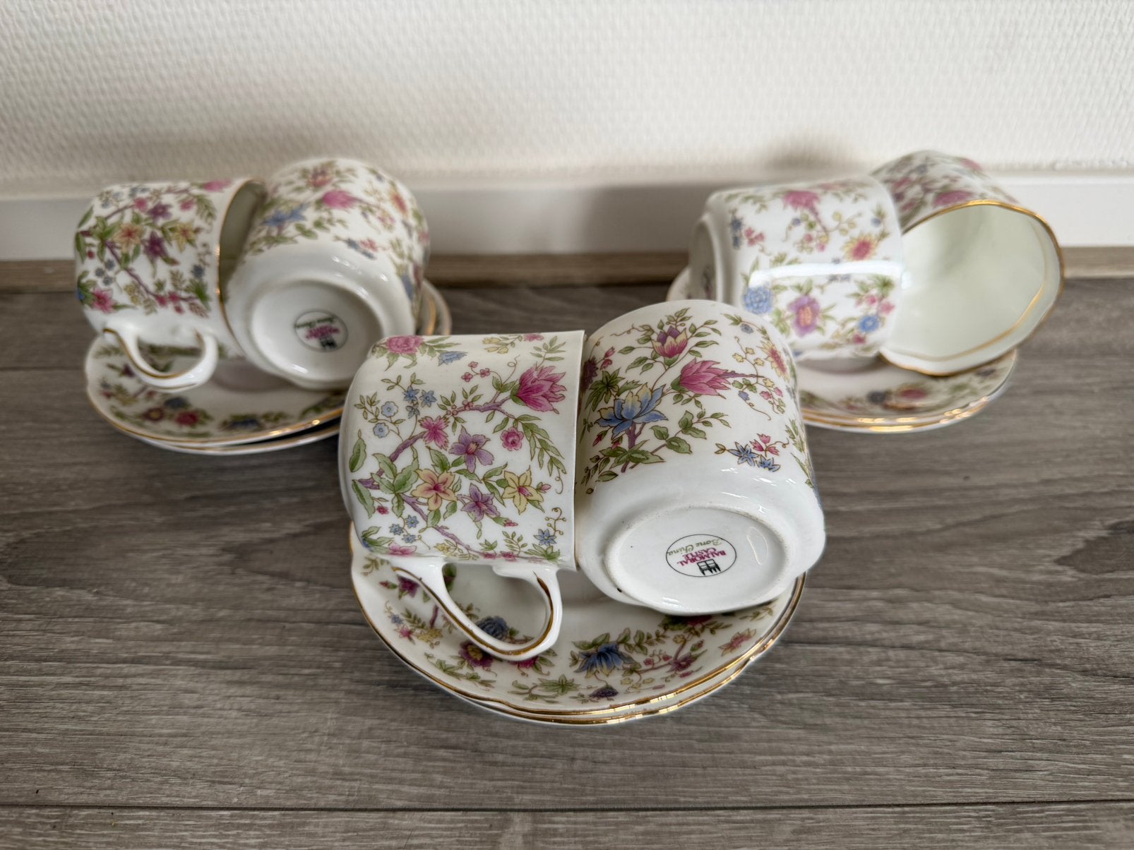 6 zeer mooie Balmoral Castle Bone China kop en schotels, Ophalen of Verzenden