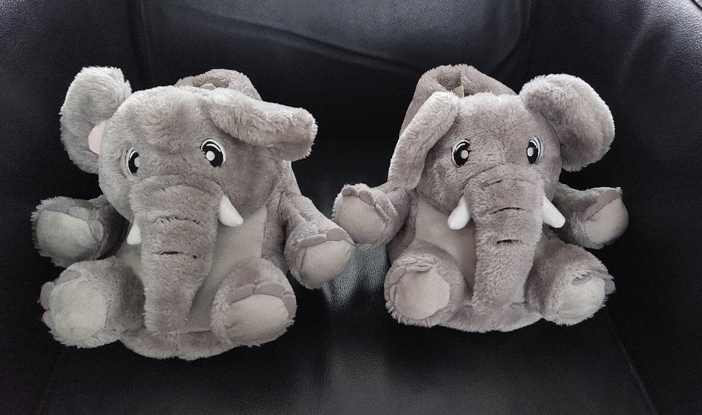 Olifanten pantoffels maat 38, Nieuw, Ophalen of Verzenden, Pantoffels of Sloffen, Grijs