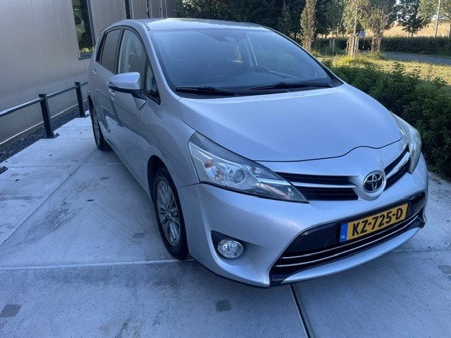 Toyota Verso 1.8 16v VVT-i Dynamic 7P (bj 2016, automaat), Auto's, Toyota, Gebruikt, Euro 6, 4 cilinders, 7 stoelen