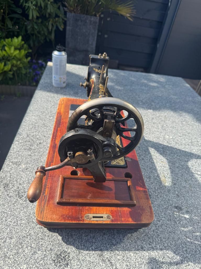 Mooie werkende antieke handnaaimachine, Ophalen of Verzenden