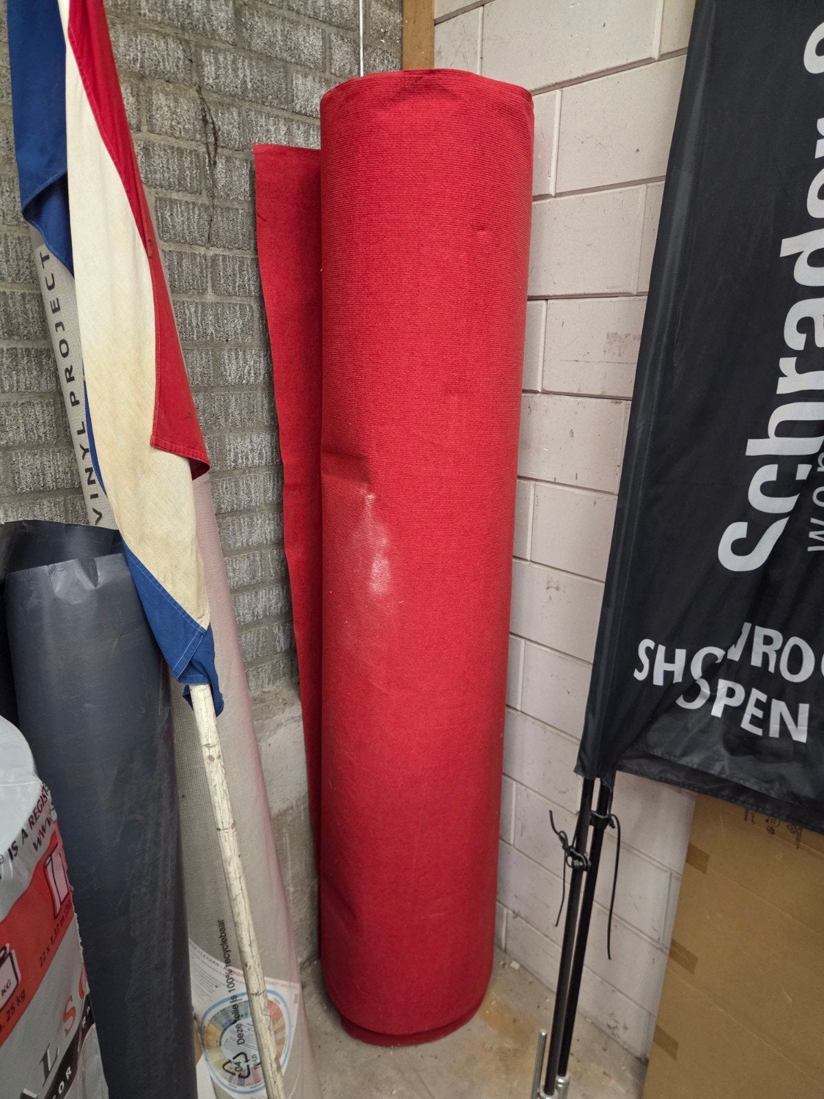 Rood evenemententapijt 50m x 200cm, Ophalen, 200 cm of meer, Zo goed als nieuw, 200 cm of meer