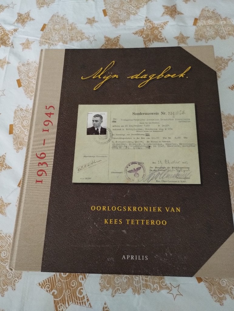 Oorlogskroniek van Kees Tetteroo; mijn dagboek; 1936-1945, Ophalen of Verzenden, Tweede Wereldoorlog, Zo goed als nieuw