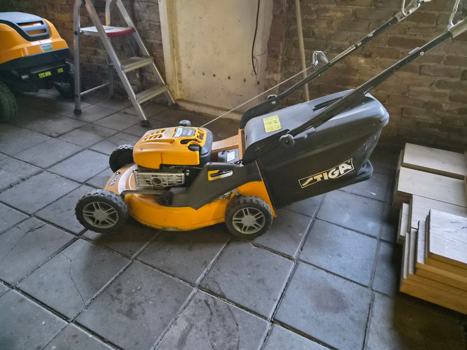 Stiga Zelftrekkende Grasmaaier met Mulchfunctie, Tuin en Terras, Ophalen