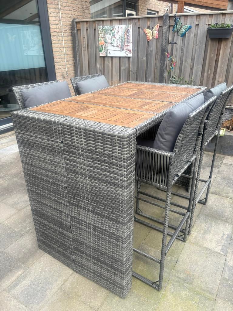 Stijlvolle Tuin Bar Set met 4 Stoelen, Ophalen, 4 zitplaatsen, Eettafel, Zo goed als nieuw