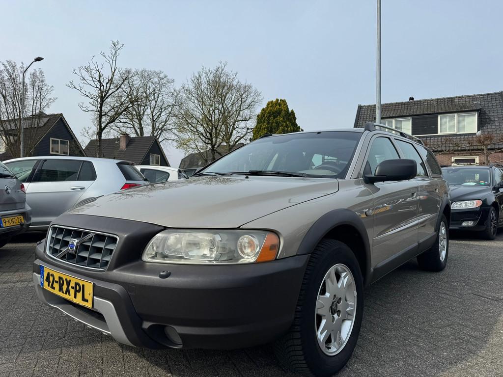 Volvo XC70 2.5 T Summum 154kW,Apk 26/2/27,Airco,CruiseDealer, Auto's, Automaat, Bruin, XC70, Vierwielaandrijving