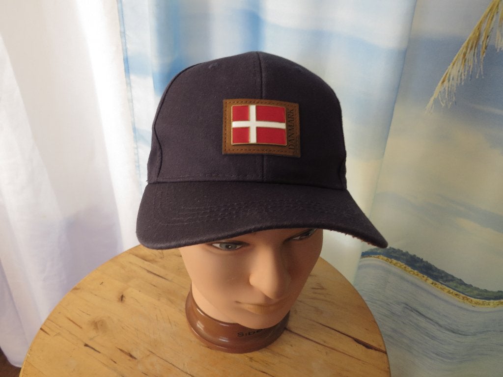 zwart pet Danmark the kingdom of denmark , The kingdom of denmark , Pet, Gedragen, One size fits all
