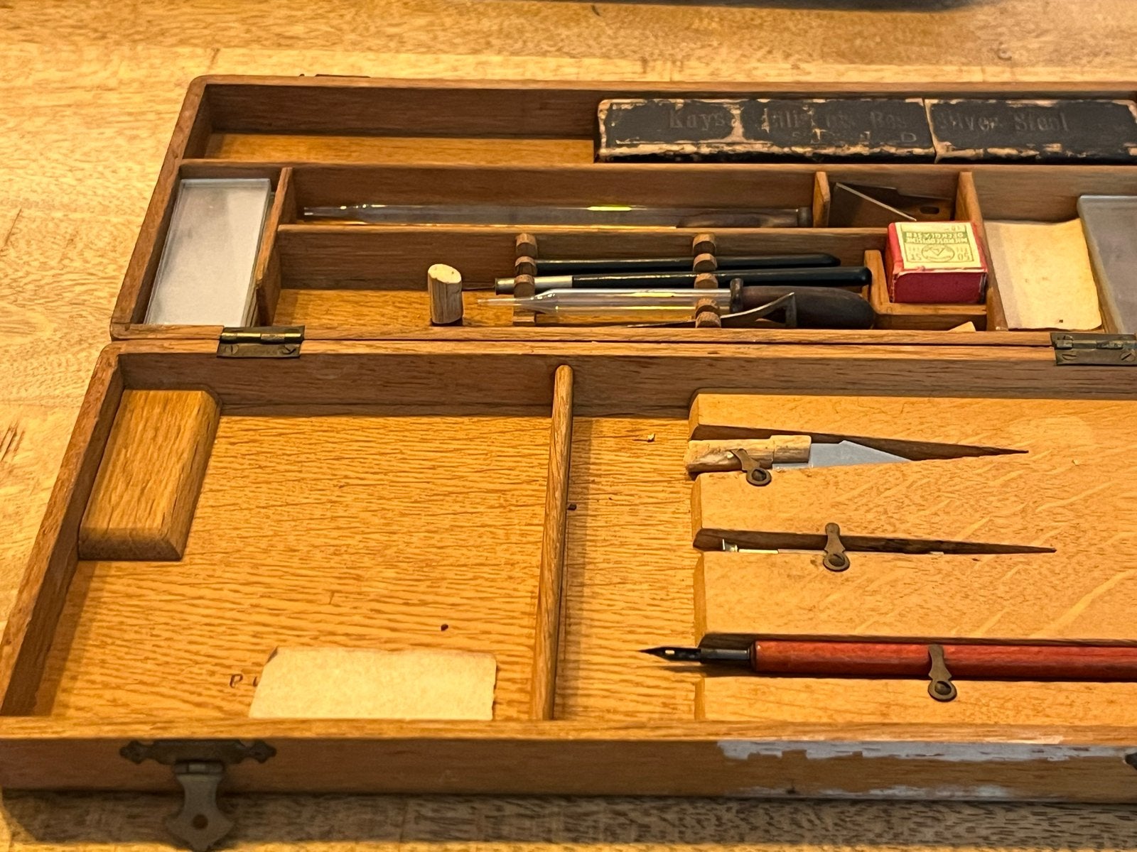 Antieke microscoopbenodigdheden met zilver mes en onderdelen, Antiek en Kunst, Ophalen of Verzenden