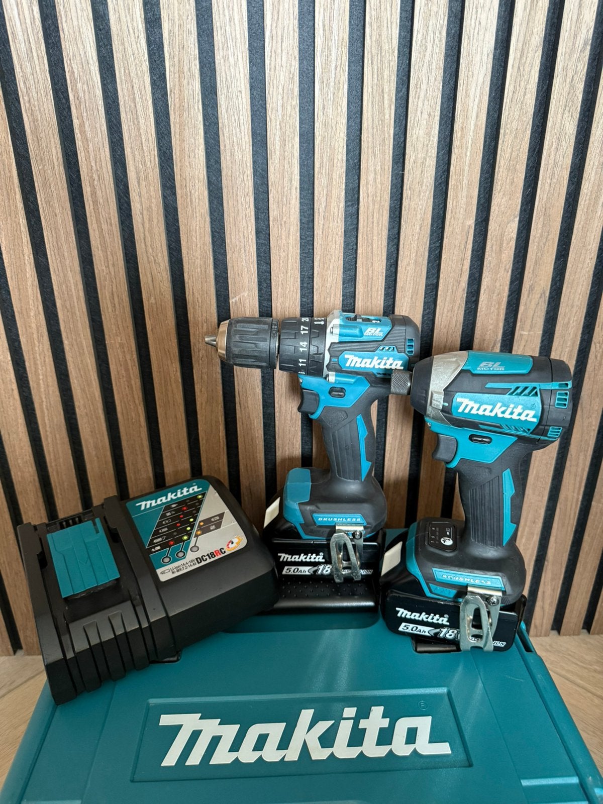 Makita DLX set, Doe-het-zelf en Verbouw, Gereedschap | Boormachines, Ophalen, Zo goed als nieuw, Boor- en Schroefmachine