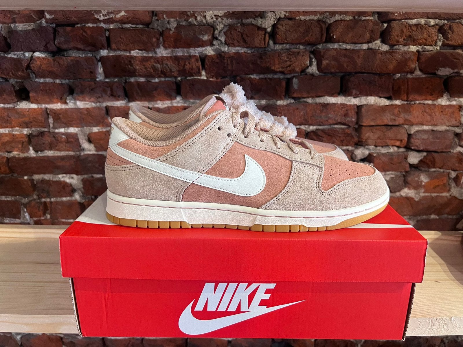 Nike Dunk Low SE Light Orewood Gum 45, Overige kleuren, Ophalen of Verzenden, Sneakers of Gympen, Zo goed als nieuw
