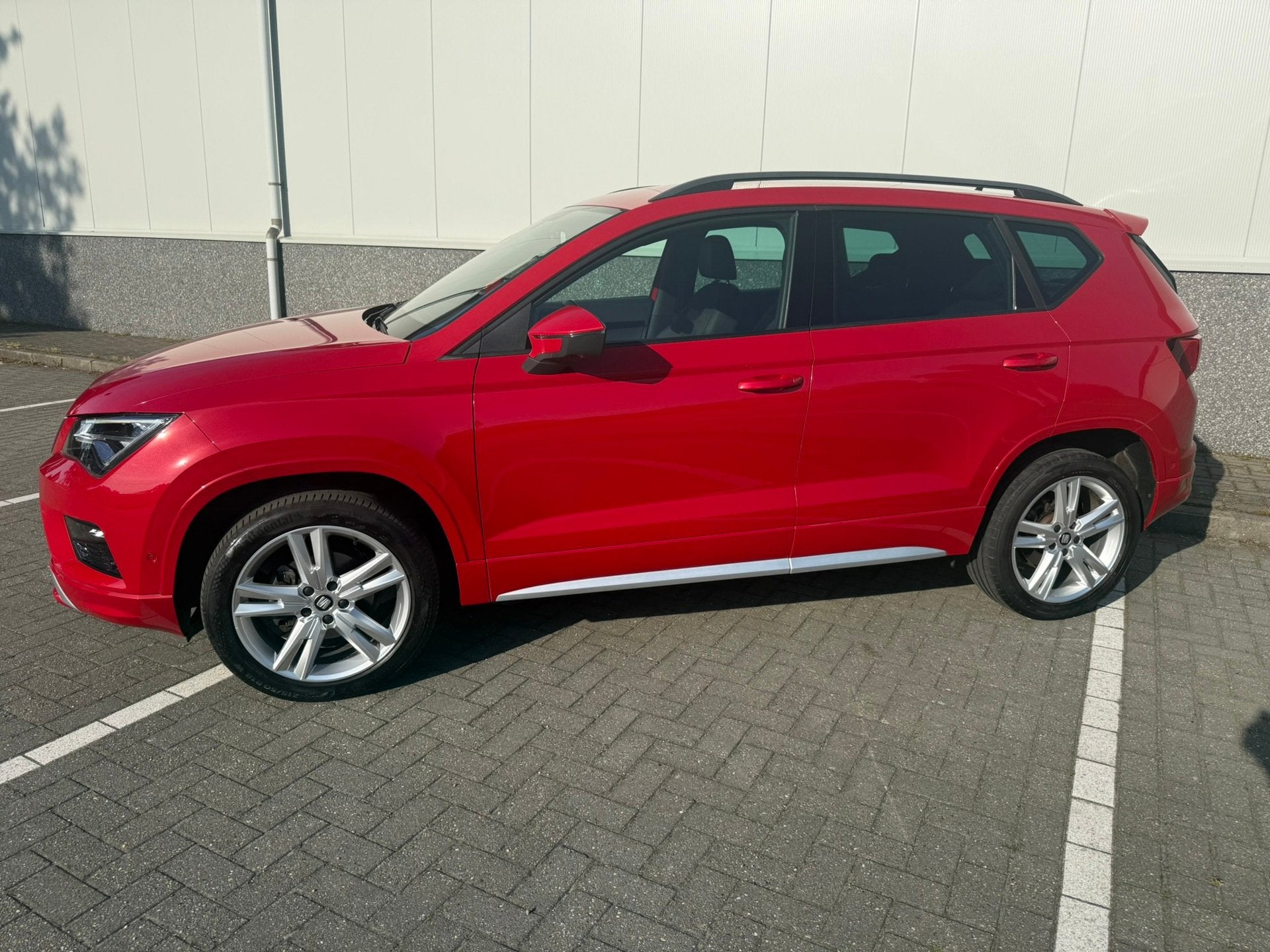 Seat Ateca 1.5 TSI FR Business Intense automaat 360 camera N, Auto's, 4 cilinders, Origineel Nederlands, Bedrijf, 1600 kg