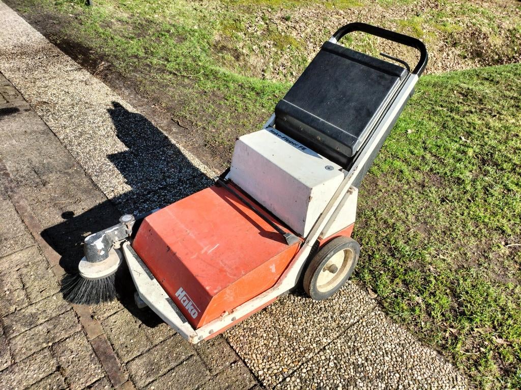 Hako flipper elektrische veegmachine, Ophalen
