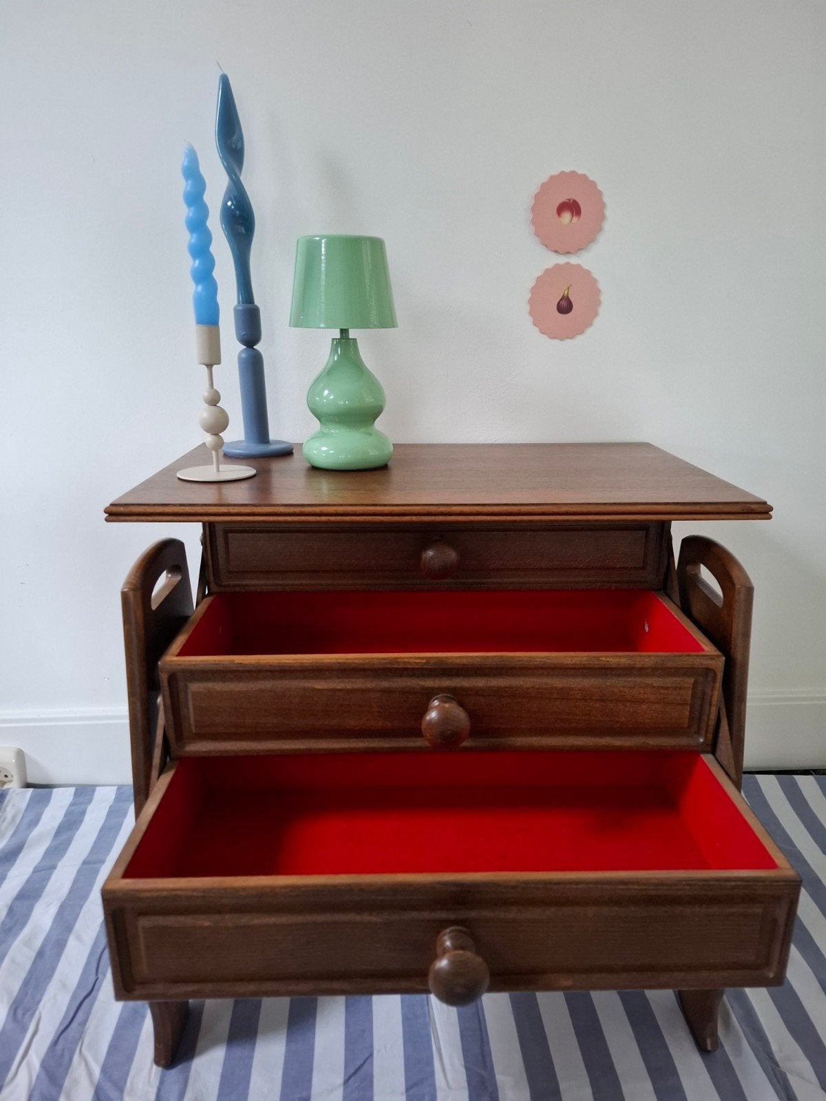 Vintage naaikastje bekleed met rood fluweel, Ophalen