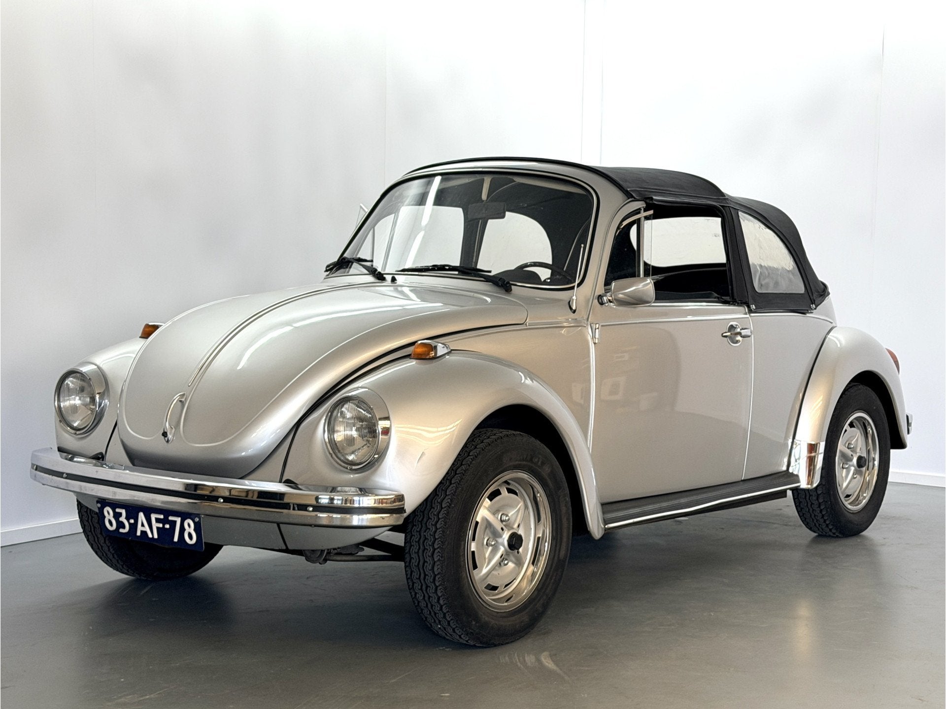 Volkswagen Kever Cabriolet | VERKOCHT (bj 1974), Achterwielaandrijving, 1192 cc, Cabriolet, Volkswagen