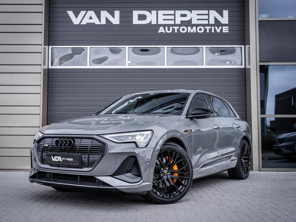 Audi e-tron 55 quattro S edition 95 kWh - 3x S-Line l Chrono, Auto's, Audi, Automaat, Zwart, 95 kWh, Leder