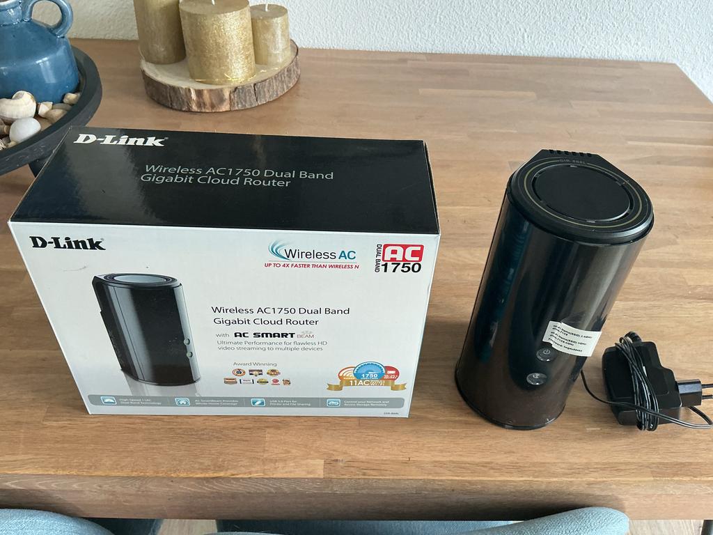 D-link AC1750 Dual Band Gigabit Cloud Router, Ophalen of Verzenden, Zo goed als nieuw, Router