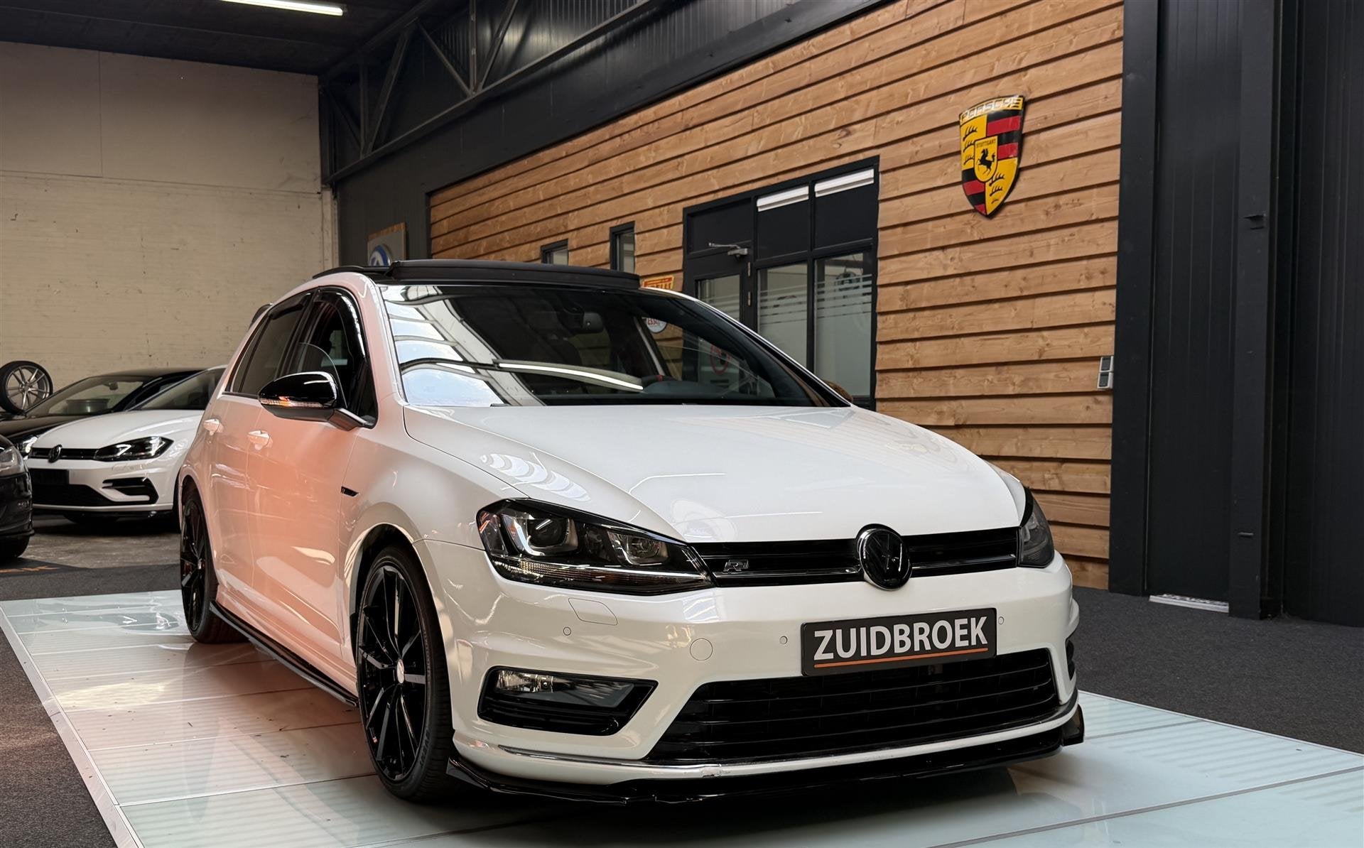Foto 5 van Volkswagen Golf 1.4 TSI DSG | R-Line | Pano | Akra | Maxton