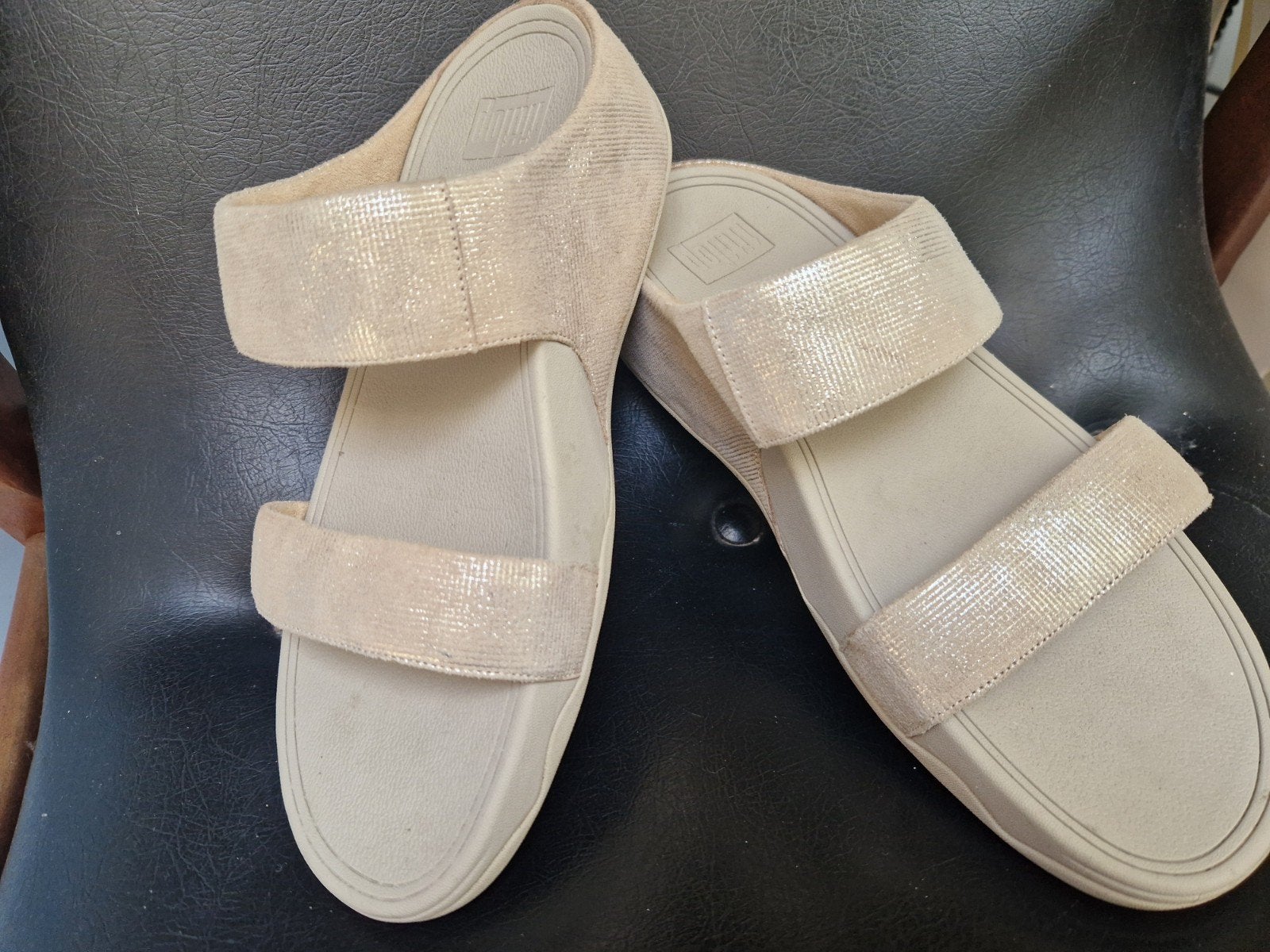 Fitflop slippers maat 41, Slippers, Verzenden, Beige, Zo goed als nieuw