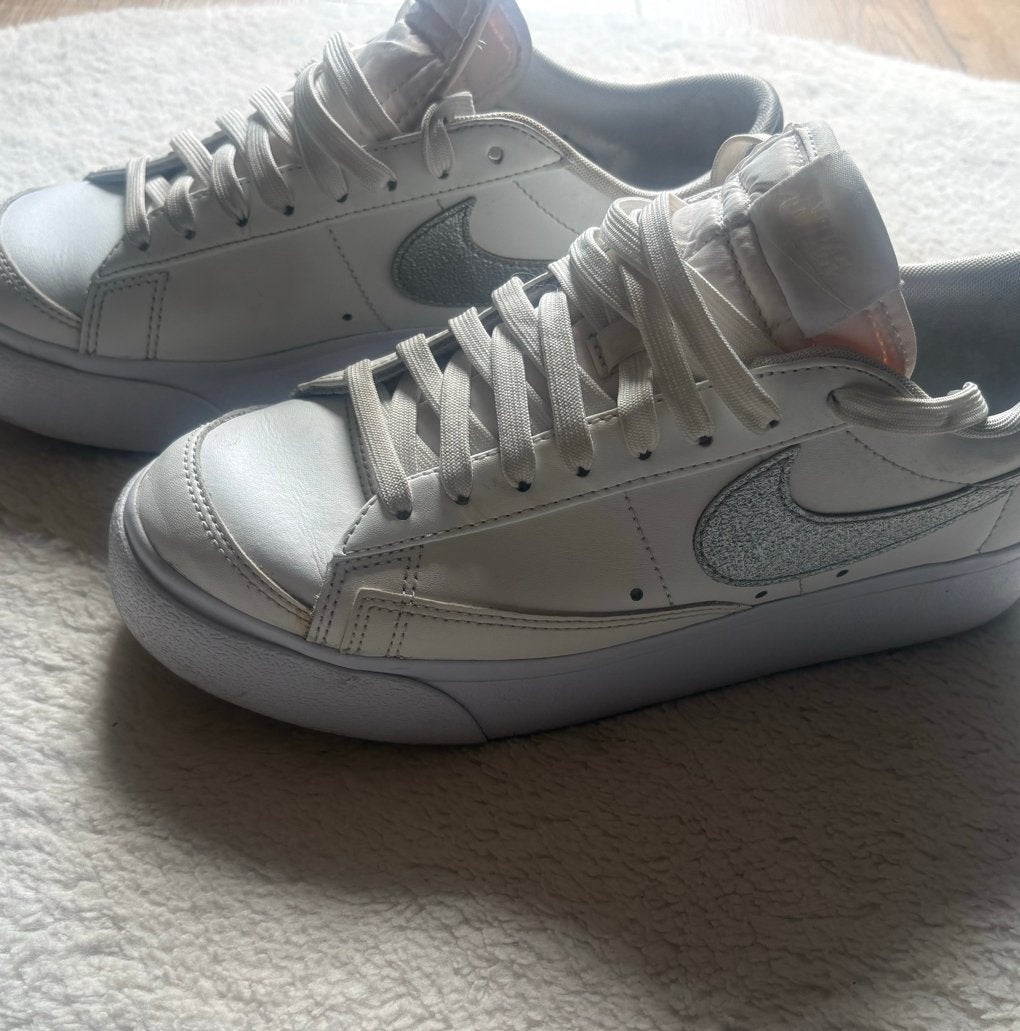 Nike Blazer Low Platform sneakers wit met glitter, Wit, Ophalen of Verzenden, Sneakers of Gympen, Zo goed als nieuw