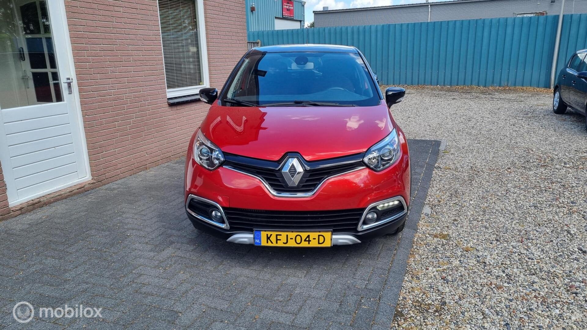Renault Captur 1.2 TCe Helly Hansen Automaat 120 pk, Euro 5, Electronic Stability Program (ESP), Zwart, 4 cilinders