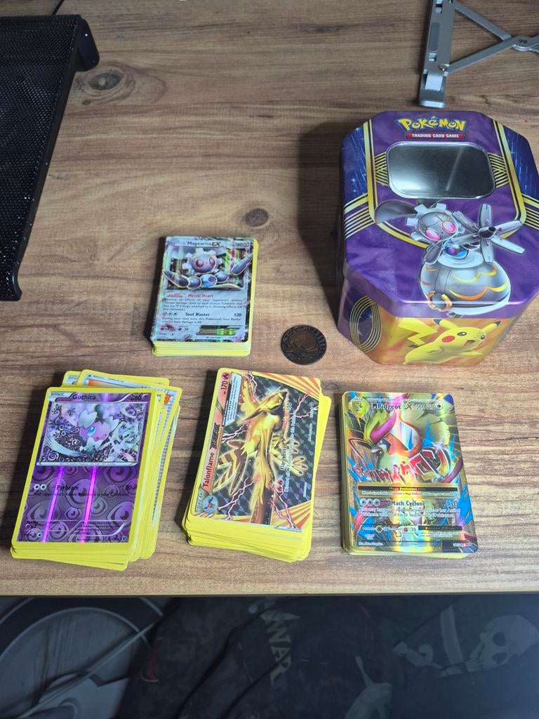 collectie pokémon kaarten Magearna EX tin, Ophalen of Verzenden, Zo goed als nieuw, Meerdere kaarten