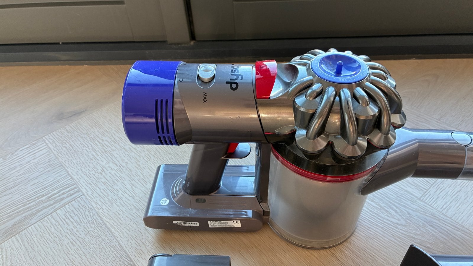 Foto 3 van Dyson V8 steelstofzuiger - met gouden v15 steel