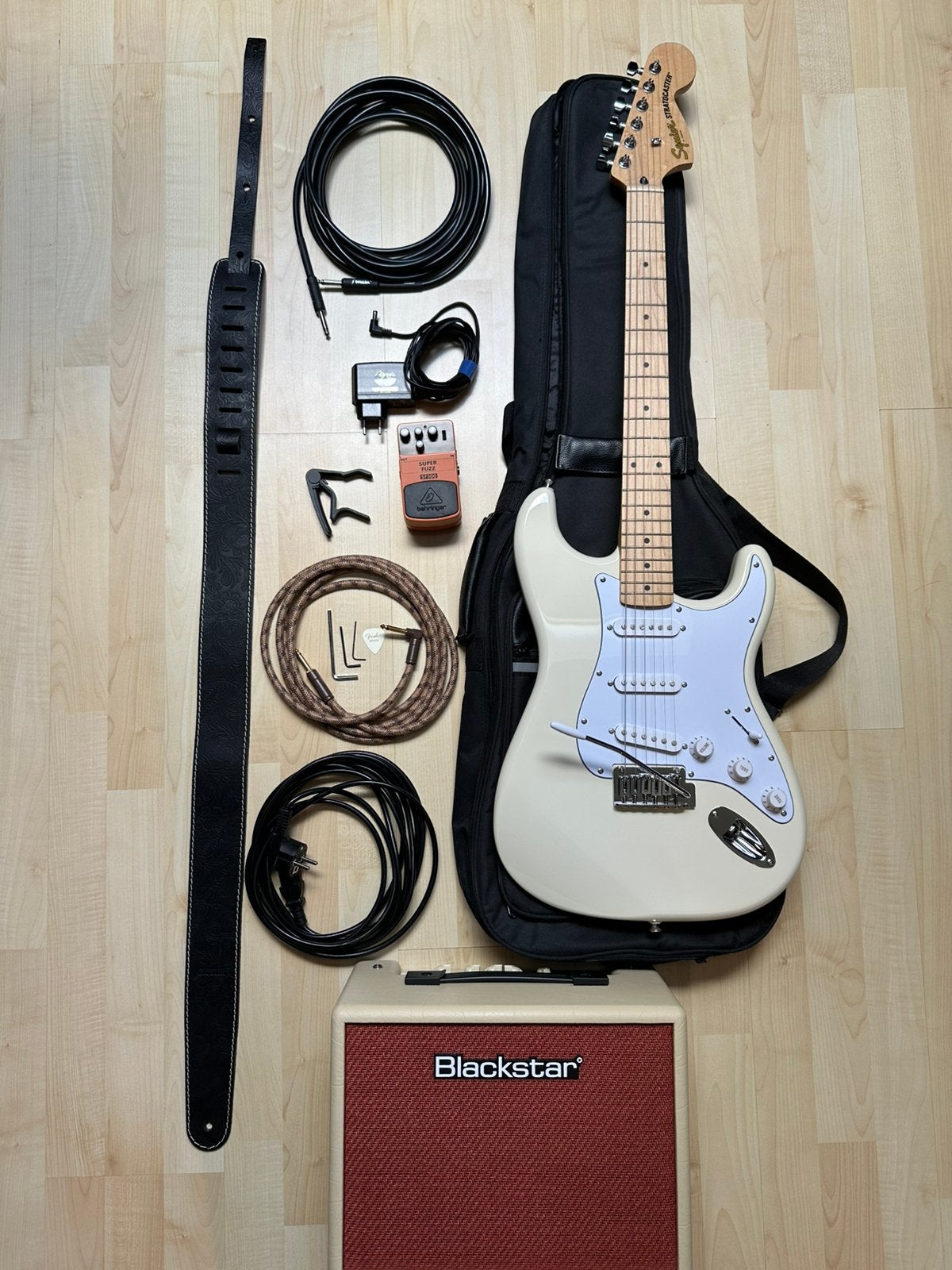 Complete Squier Electric Guitar Set + Blackstar Amp & Acces., Muziek en Instrumenten, Snaarinstrumenten | Gitaren | Elektrisch