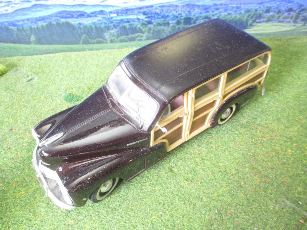 1/18 1946 Chevrolet Fleetmaster Woody Wagon - Maisto, Ophalen of Verzenden, Gebruikt, Maisto