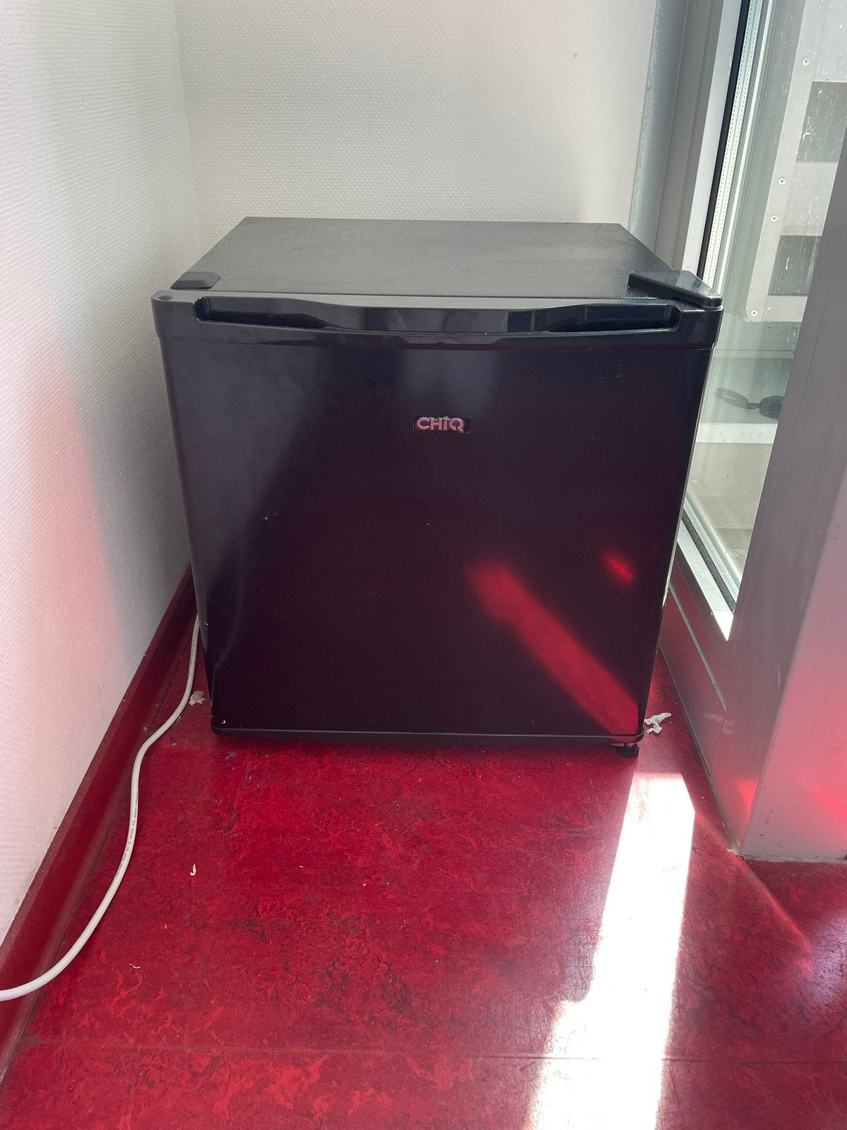 Black CHIQ Mini fridge, Witgoed en Apparatuur, Ophalen, Zonder vriesvak, Minder dan 85 cm, Minder dan 75 liter