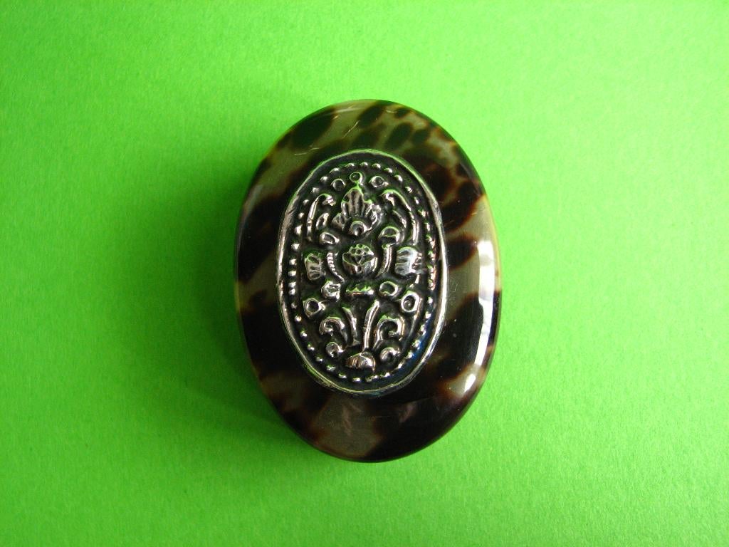 Mooi Ovaal Djokja Doosje met Zilver, Antiek en Kunst, Verzenden, Zilver