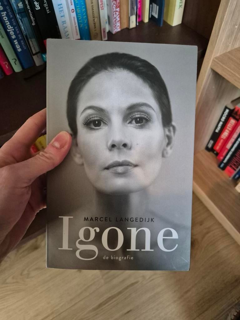 Biografie van ballerina Igone door Marcel Hoogendijk, Ophalen of Verzenden, Zo goed als nieuw, Nederland