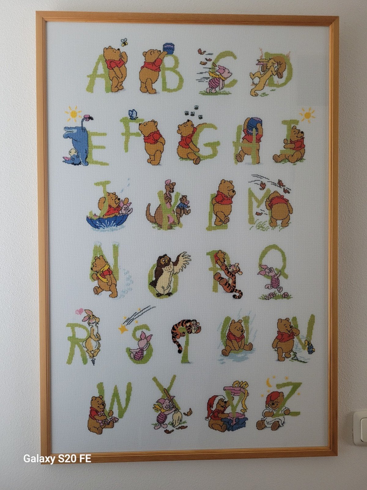 Ingelijst geborduurd Winnie de Poeh alfabet, Ophalen, Overige typen, Zo goed als nieuw, 75 cm of meer