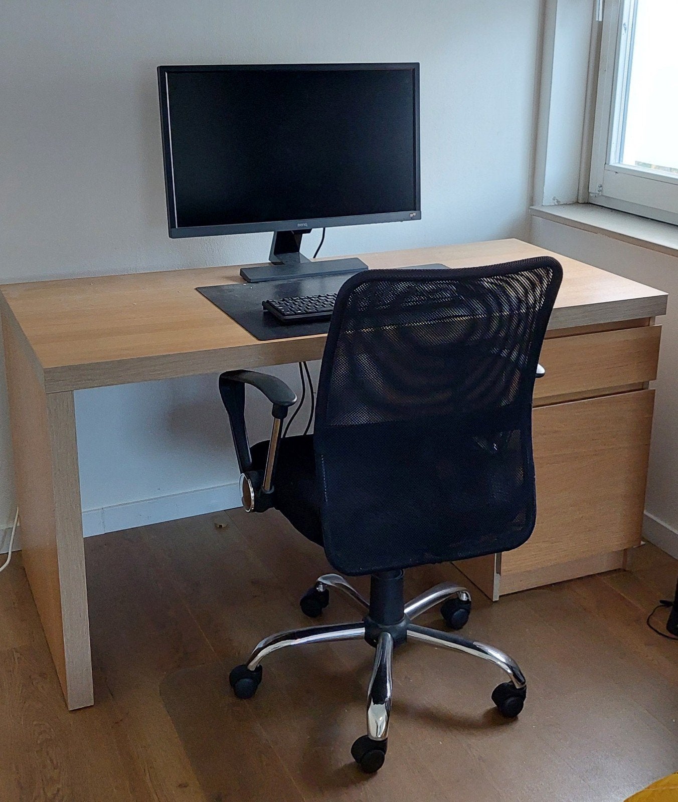 Bureau (met stoel), Huis en Inrichting, Bureaus, Ophalen, Gebruikt