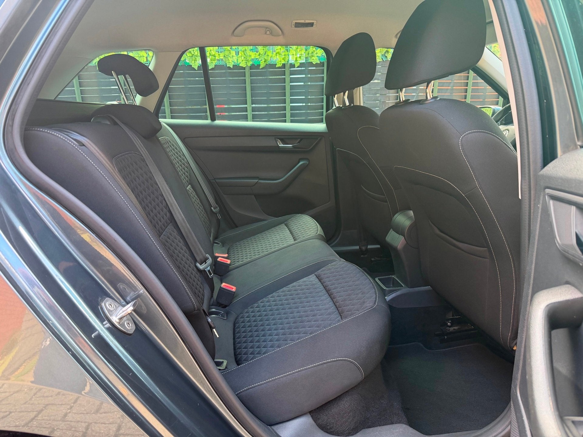 Foto 14 van Skoda Fabia Combi 1.0 TSI Drive grijs 2017 CRUISE|NAVI|NAP