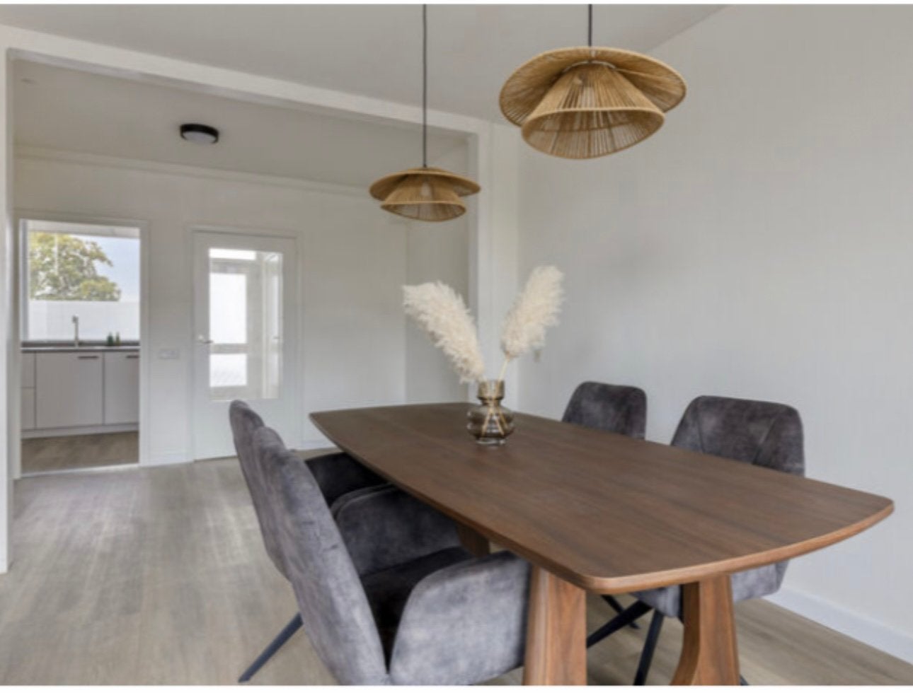 Complete Woonkamerinrichting: Eettafel, Bank, Salontafel, Ophalen