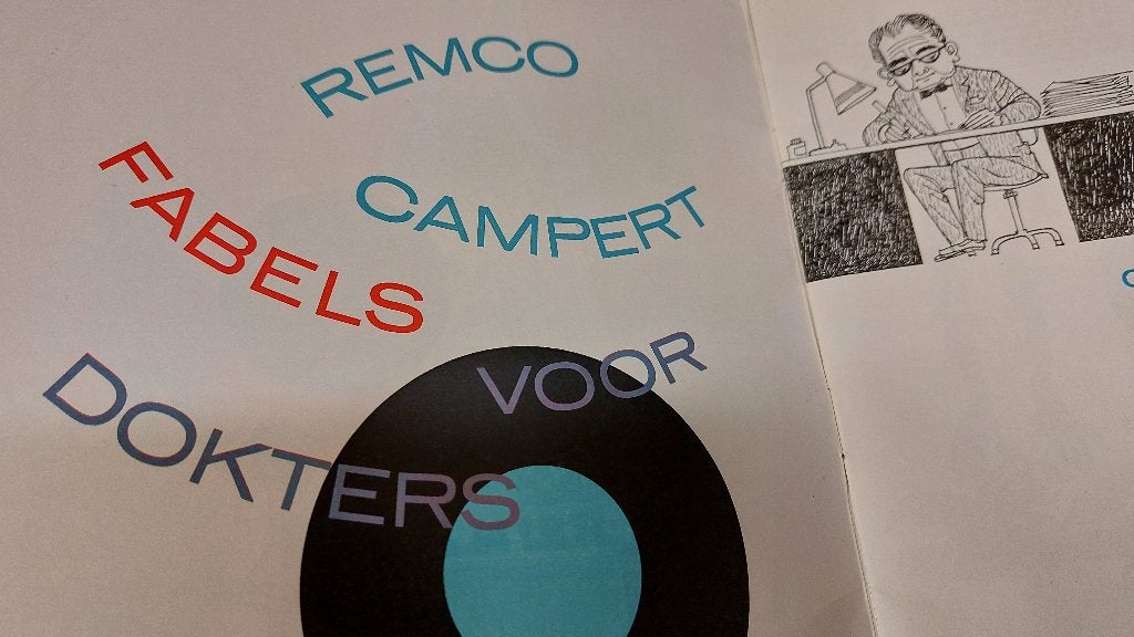 Remco Campert BOEKJE + FLEXI SINGLE Fabels Voor Dokters 1963, Inclusief boekje, Verzenden, Gebruikt, 7 inch