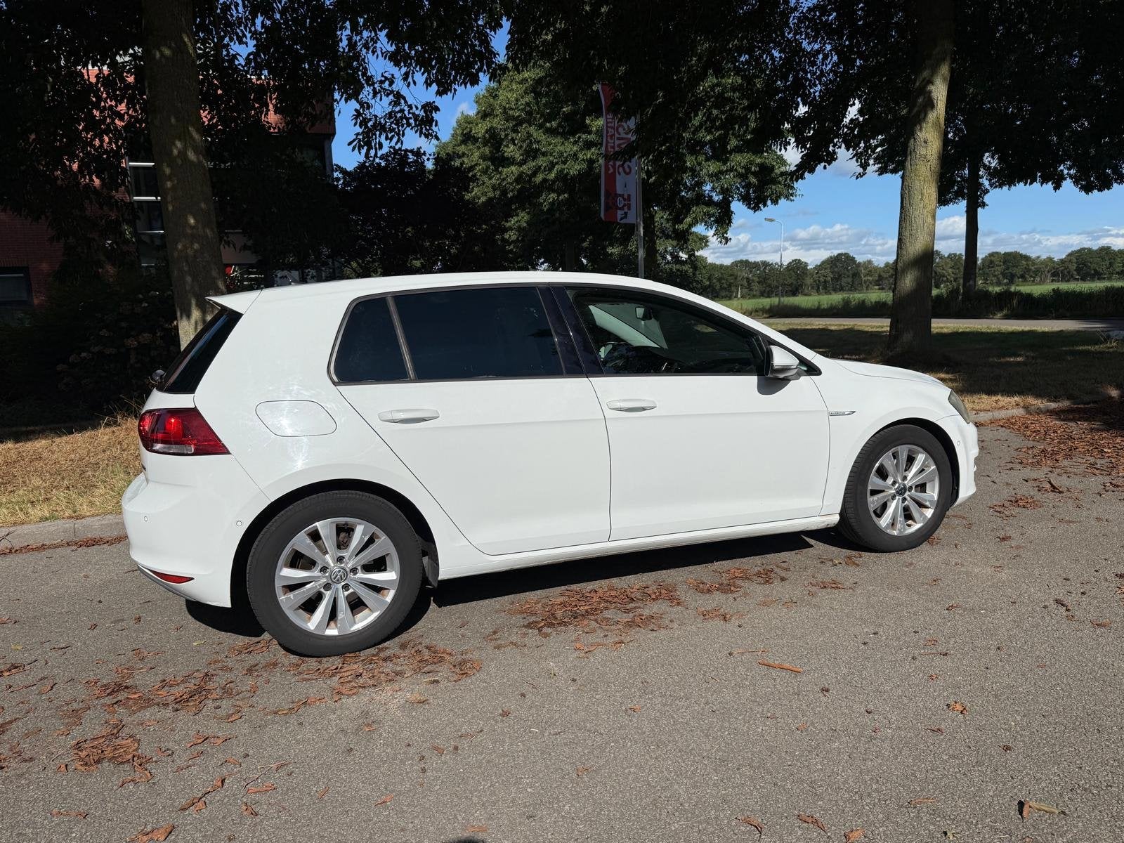 Volkswagen Golf 1.6 TDI Highline BlueMotion apk nap, Auto's, Voorwielaandrijving, Gebruikt, 4 cilinders, Alcantara
