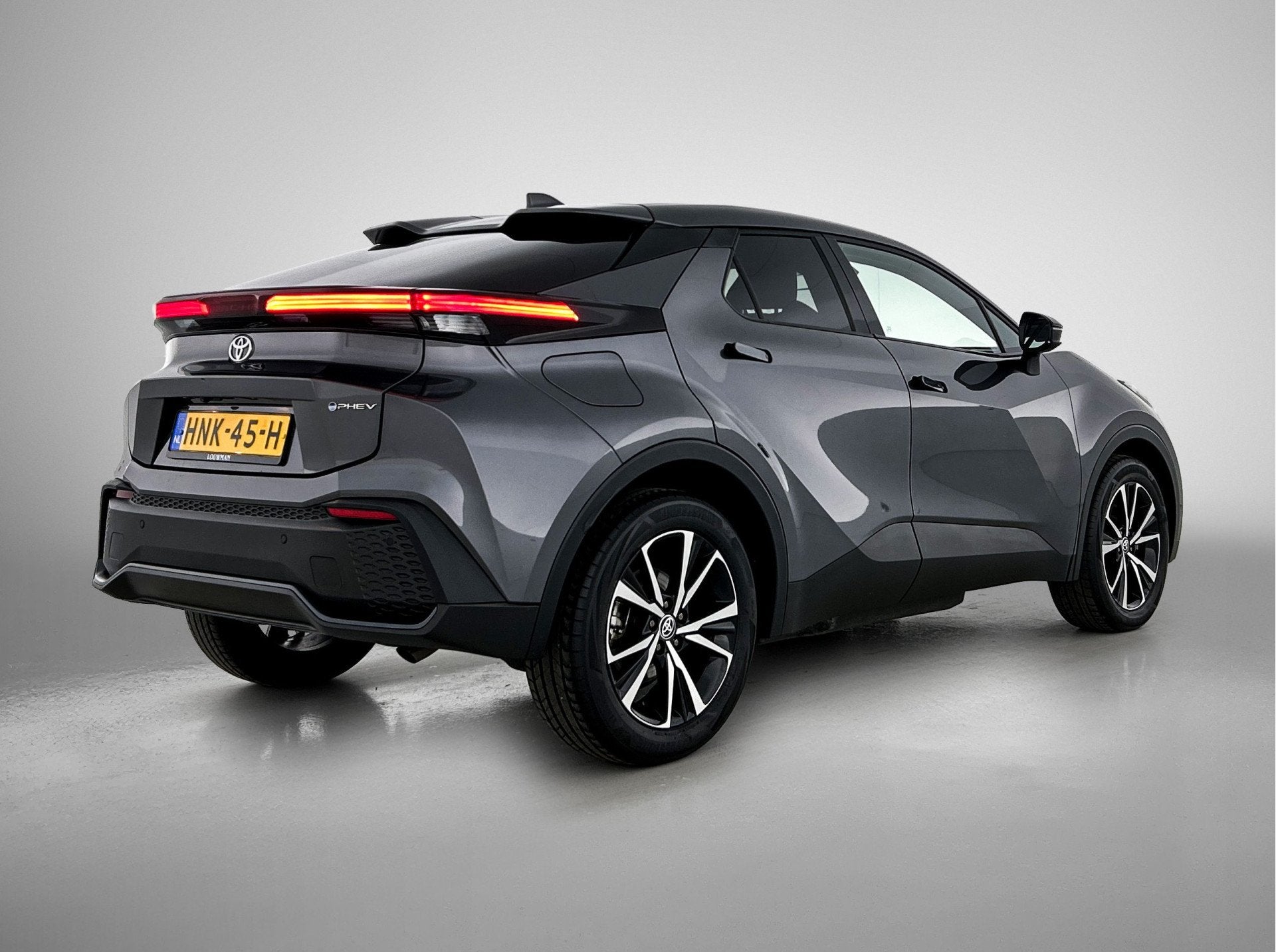 Toyota C-HR 2.0 Plug-in Hybrid 220 Dynamic | BTW voertuig |, Stof, Euro 6, 4 cilinders, Bedrijf