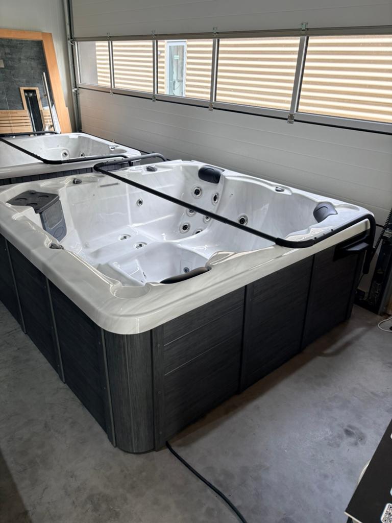 Gebruikte 5 persoons spa jacuzzi balboa, Ophalen of Verzenden, Zo goed als nieuw