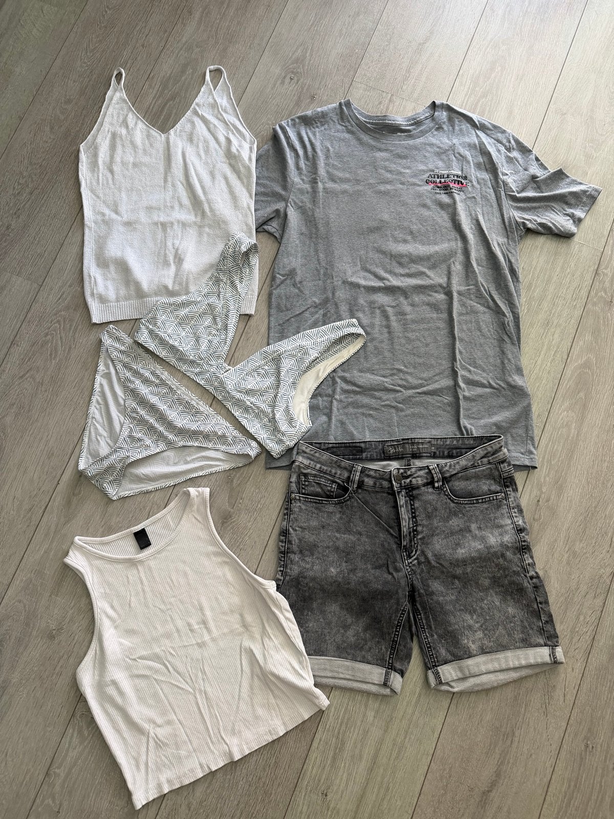 Zomerkleding pakket: T-shirt, tops, bikini en short maat M, Kleding | Dames, Ophalen, Gedragen, Overige kleuren, Overige typen