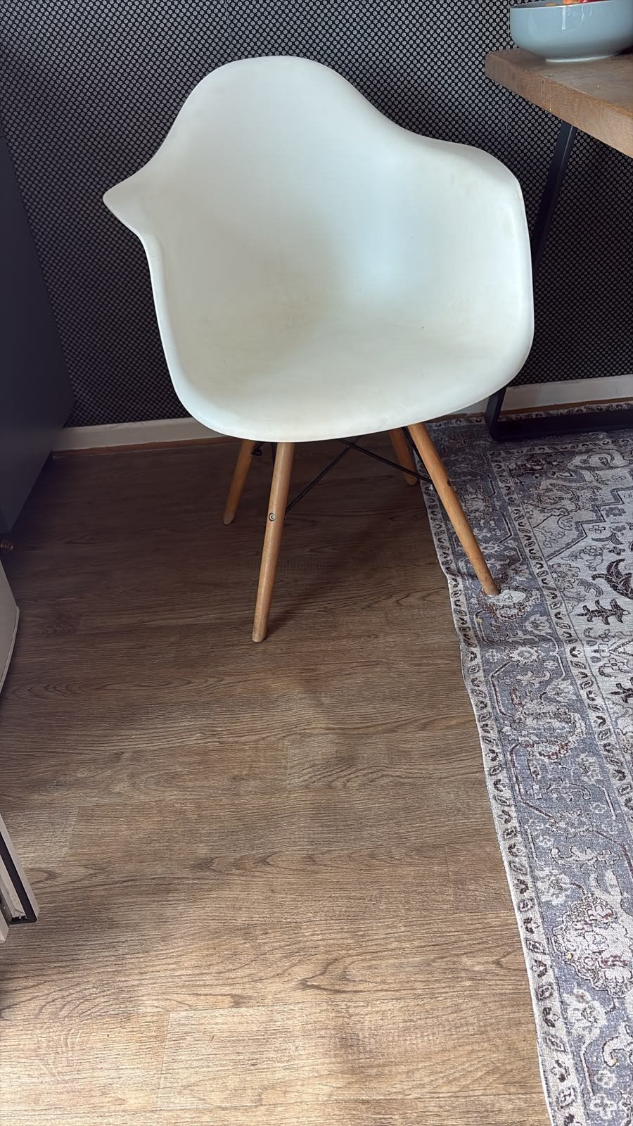 eetkamer Witte kuipstoel met houten poten, Gebruikt, Wit, Vier, Modern