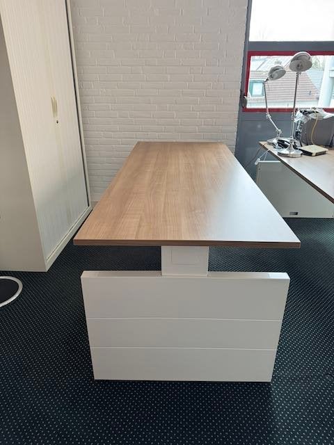 Mooi Zakelijk Bureau, Ophalen, Spaanplaat of MDF, Zo goed als nieuw, Overige merken