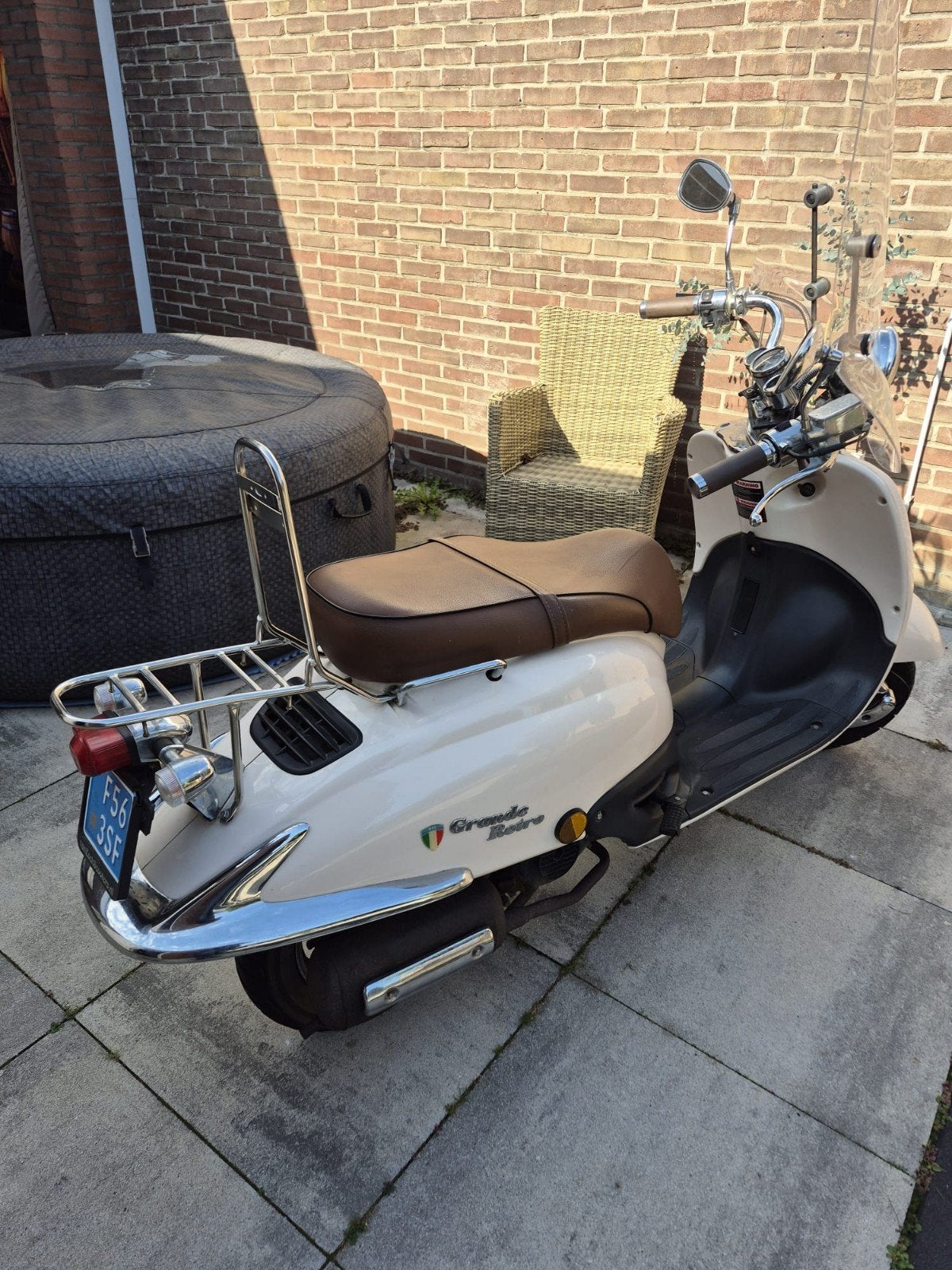 ZNEN Grande Retro snorscooter met gratis helm maat s, Ophalen, Gebruikt, ZNEN