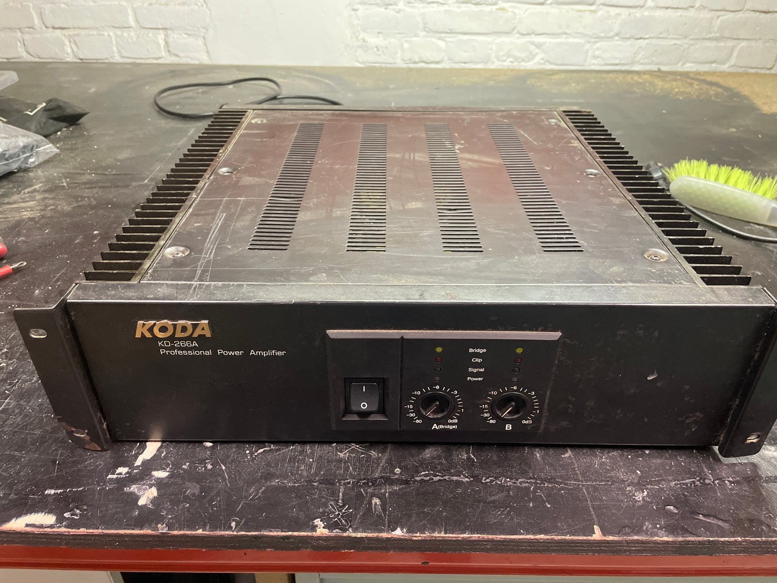 Koda KD-266A Professionele Eindversterker, Gebruikt, 120 watt of meer, Stereo, Ophalen